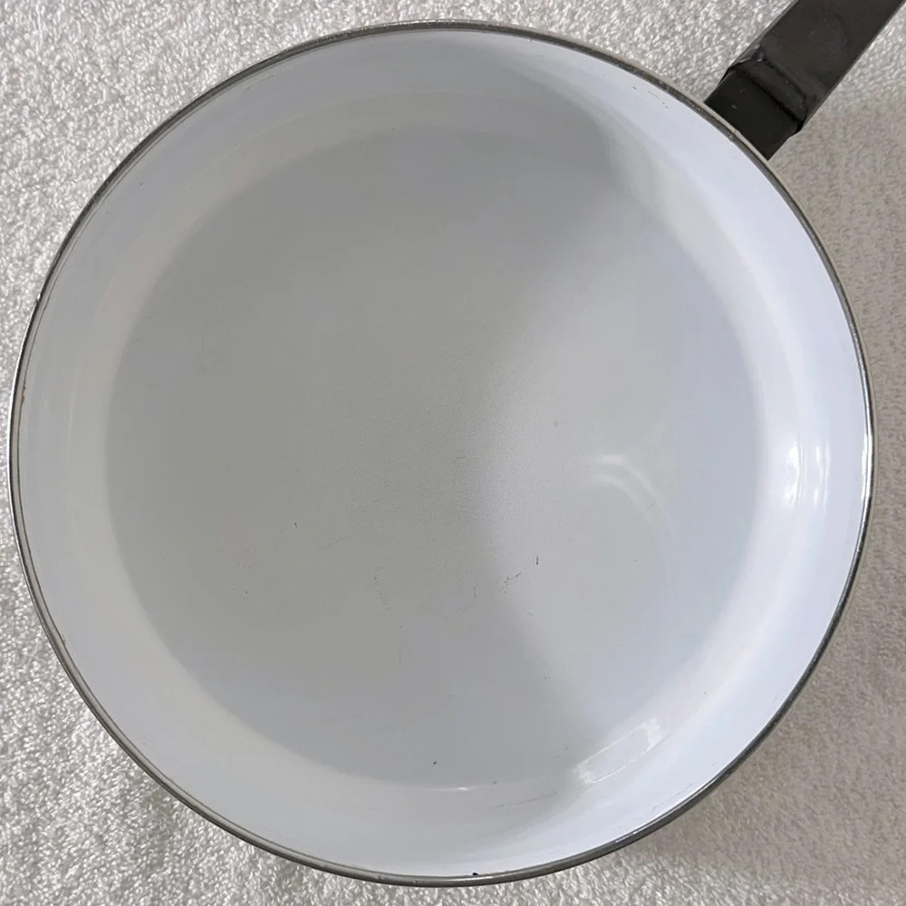 Vintage  Enamelware Crazy Flower Skillet Frying Pan With Lid Cottagecore - Picture 12 of 16